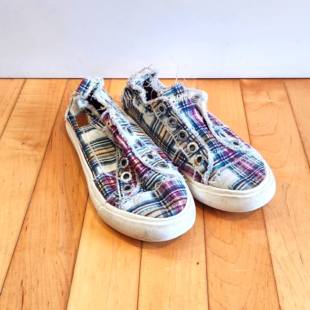 BLOWFISH Plaid Kids Slip-On Shoes approximately a size 2